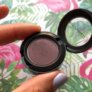 MAC cosmetics eyeshadow in Sketch